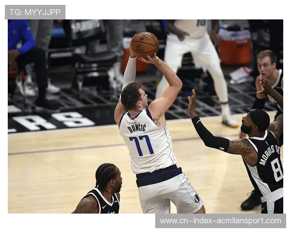 帕金斯盛赞东契奇里夫斯组合堪称当今联盟最强双人组 帕金斯盛赞东契奇里夫斯组合堪称当今联盟最强双人组