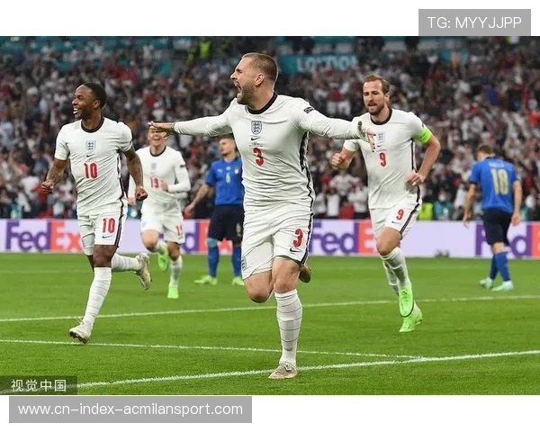 意大利右路选择:边后卫攻守如何找到平衡? 意大利右路选择:边后卫攻守如何找到平衡?