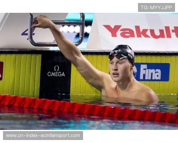 游泳选手终点冲刺用力惊人评分惊呼