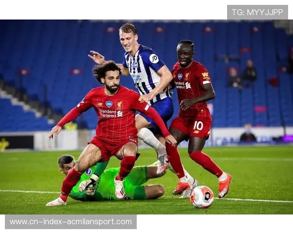 英超利物浦边路冲击连续制造威胁,球场气氛迅速升温